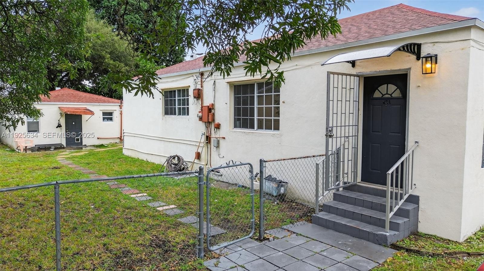 321 NE 169th St front