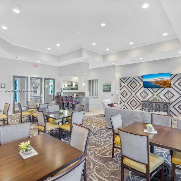 HILLCREST COUNTRY CLUB NO - Residential