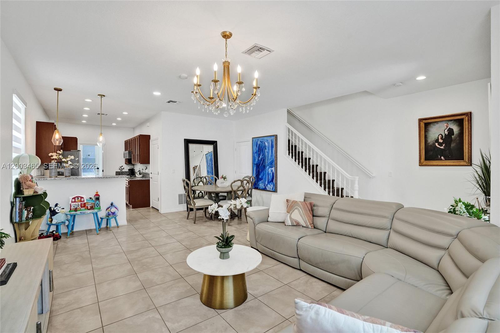 HILLCREST COUNTRY CLUB NO - Residential