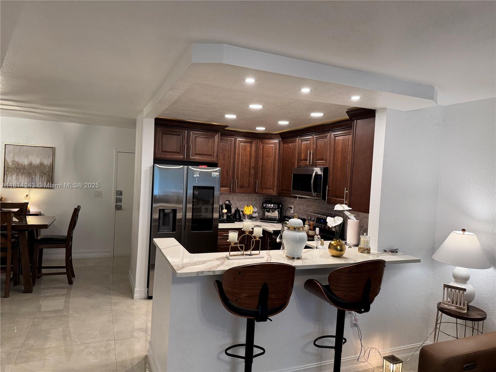 7100 NW 17th St 404