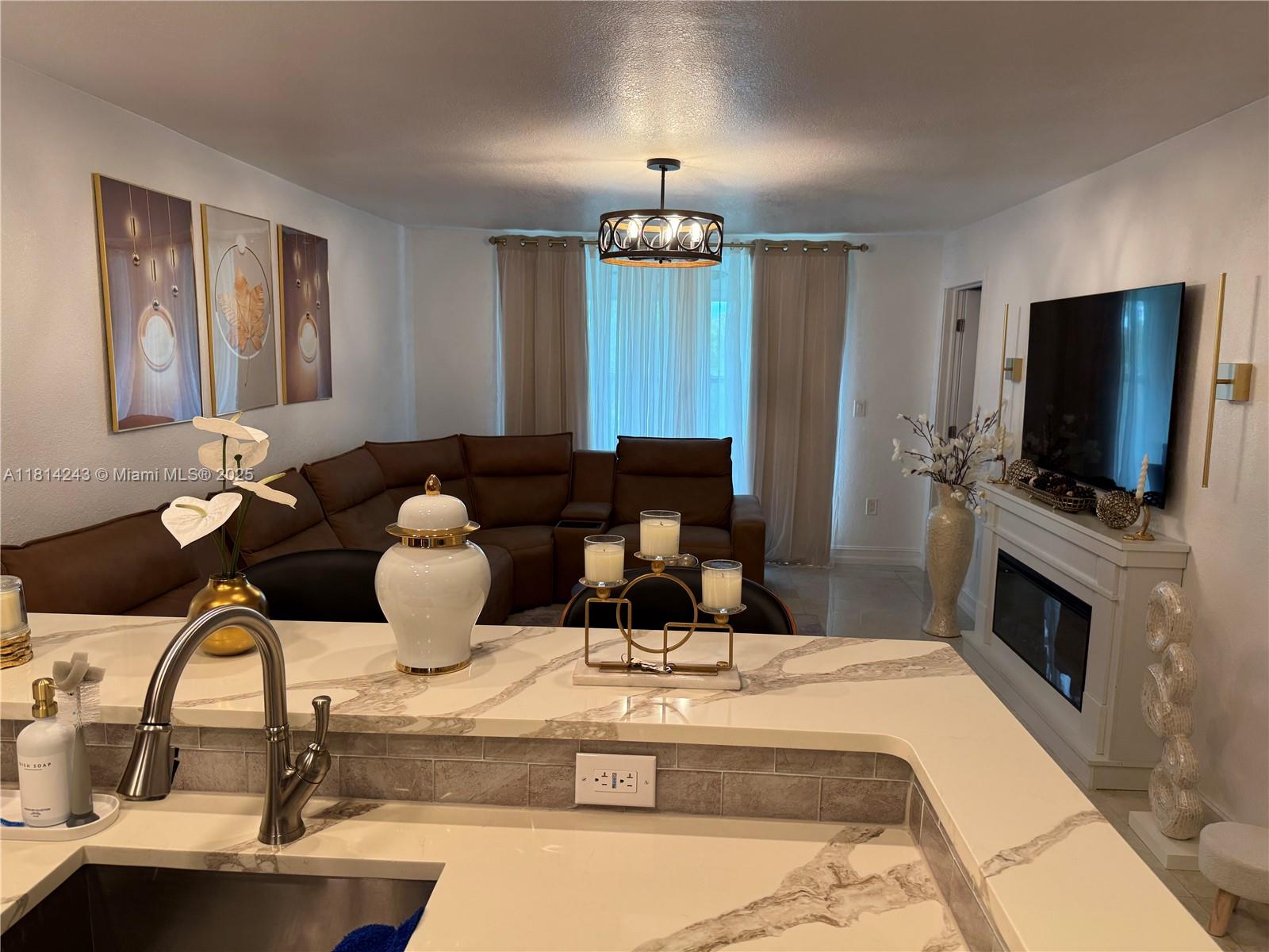 7100 NW 17th St 404