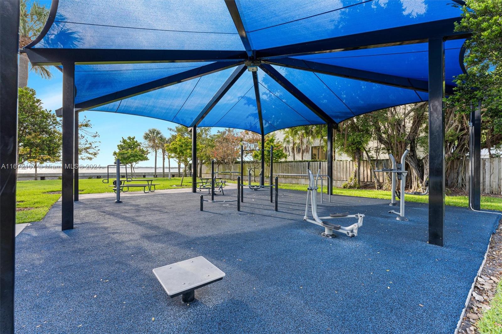 NORMANDY GOLF COURSE - Residential