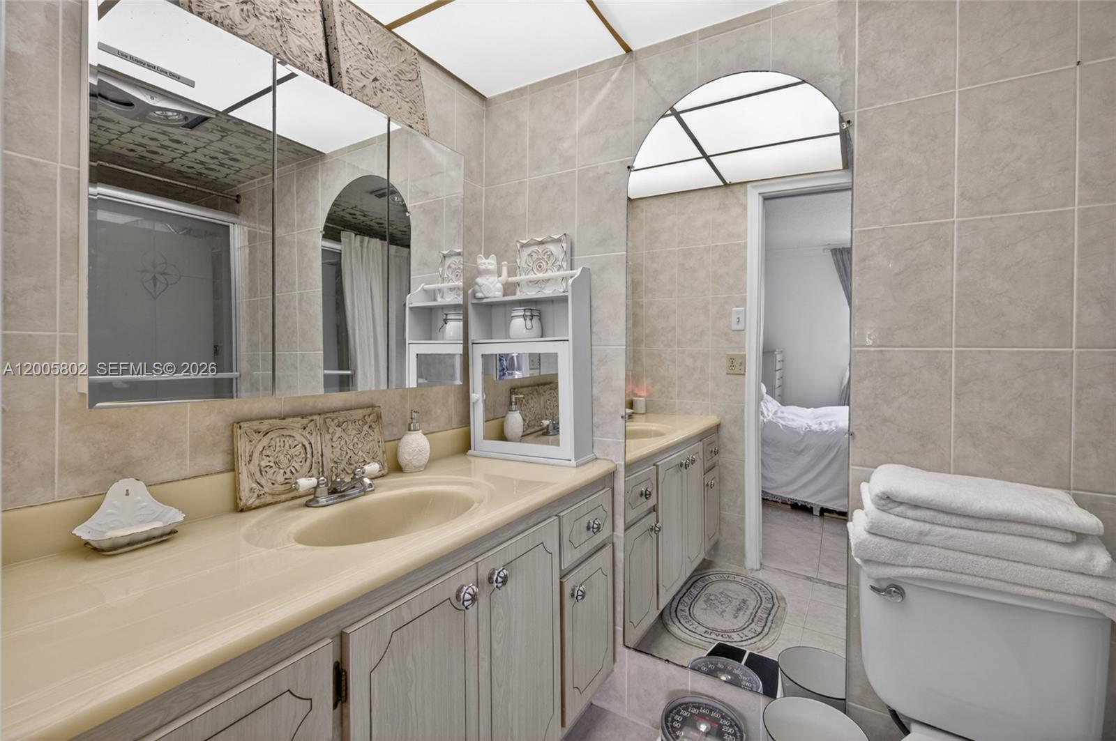 MEADOWBROOK TOWERS CONDO - Residential