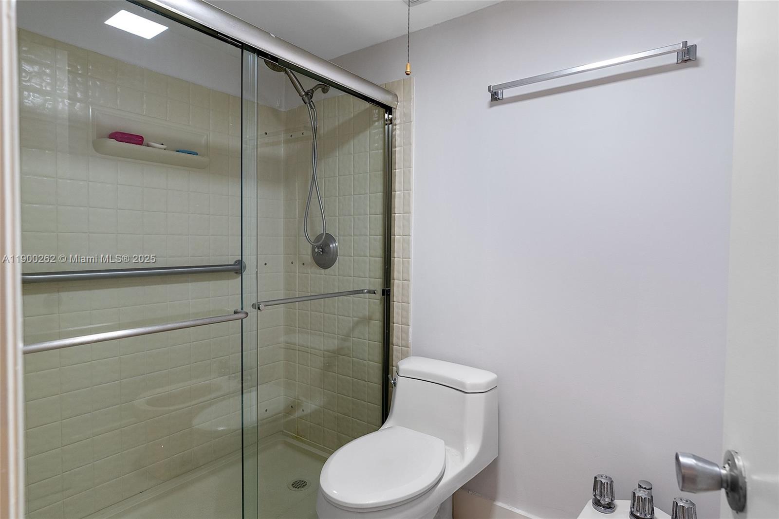 ARAGON TOWERS CONDO - Residential Lease