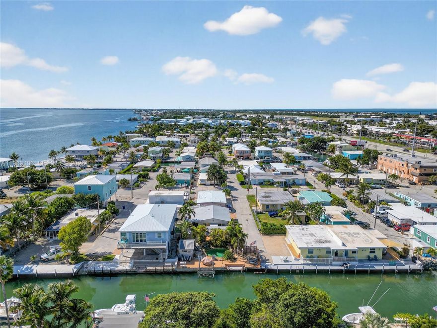 Beautiful Property in the heart of the Florida Keys .Minutes away from Sombrero beach and walking distance to restaurants, shops and marina.