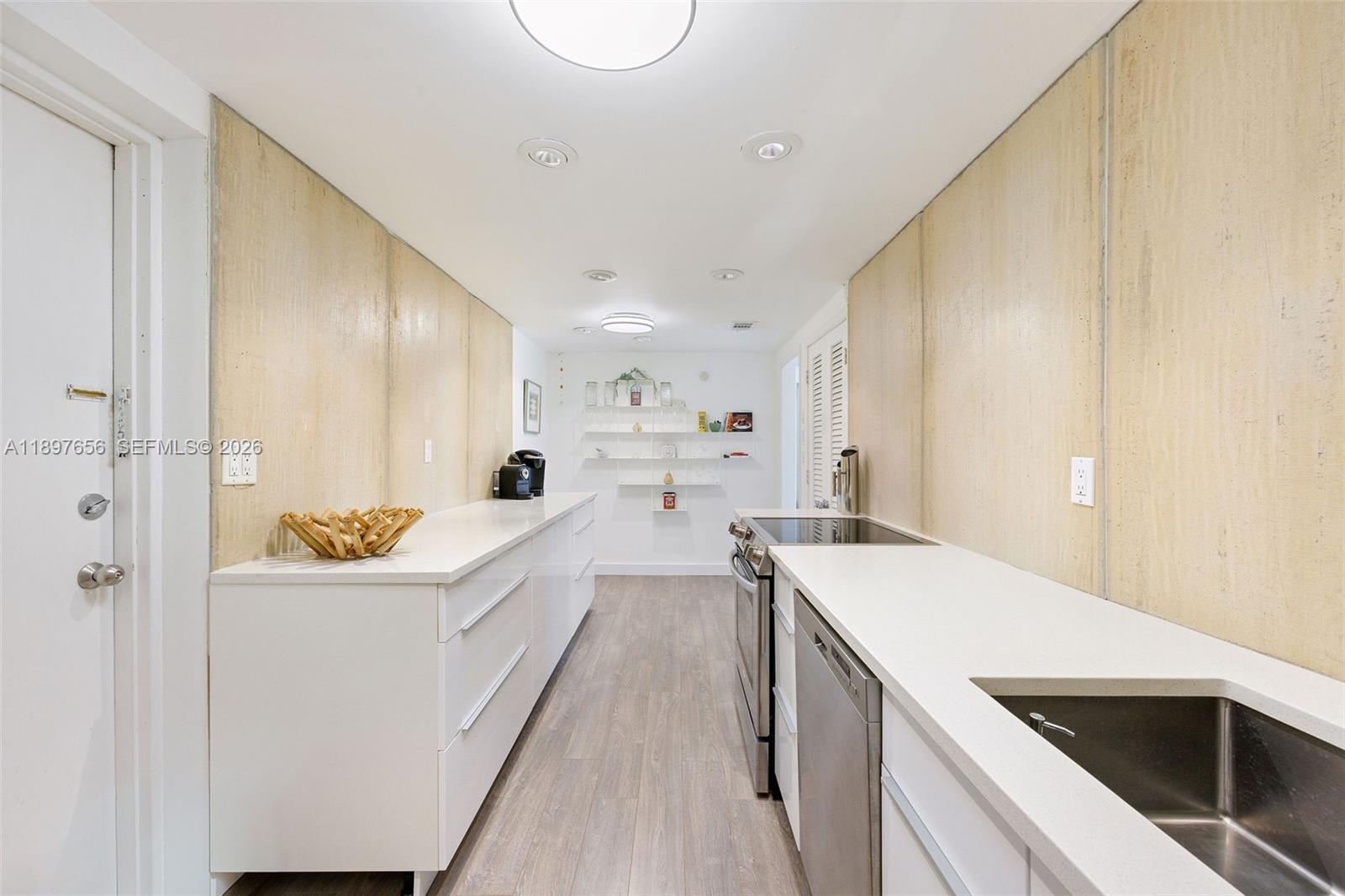 PARK TOWER CONDO - Residential