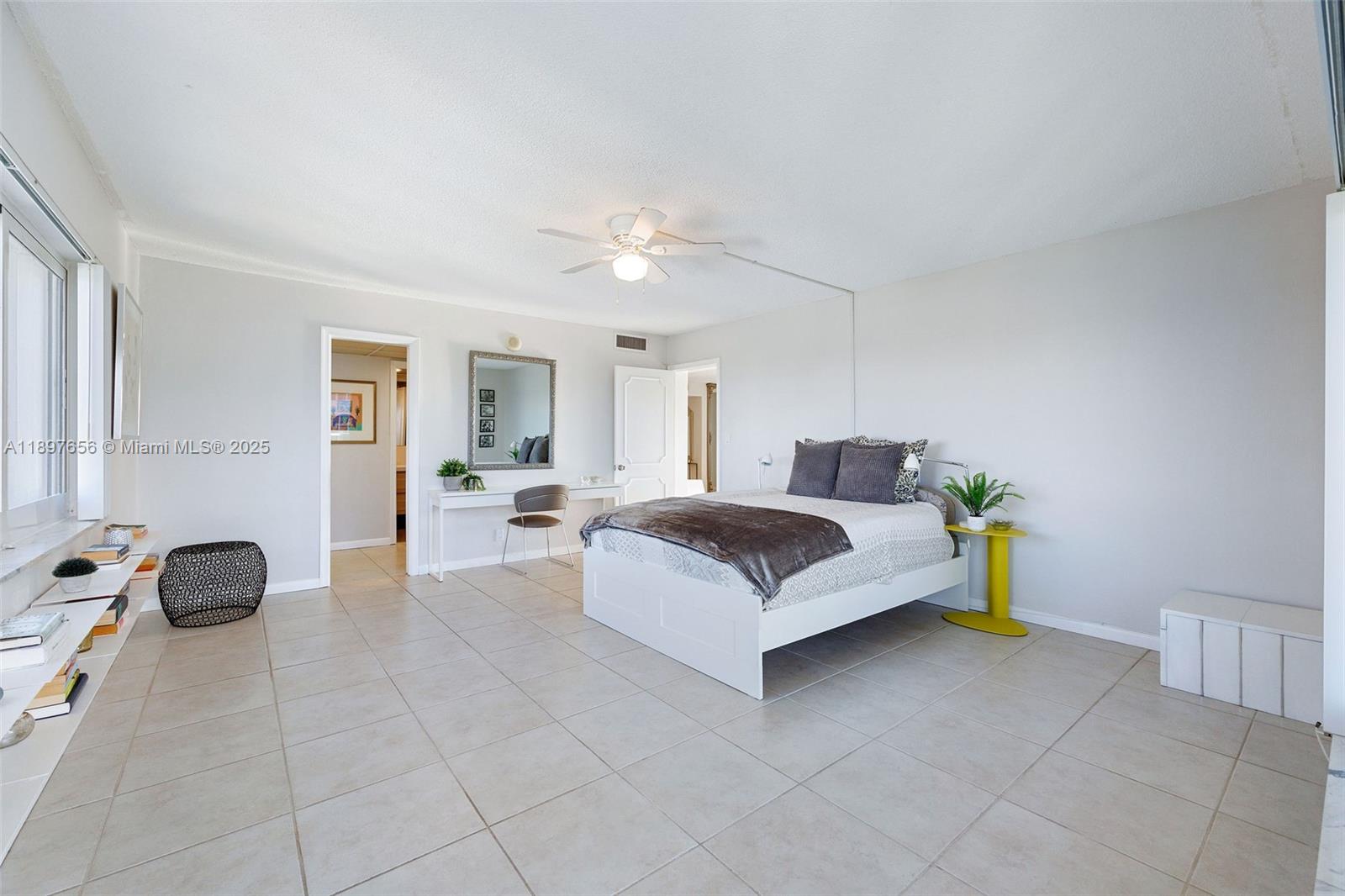 PARK TOWER CONDO - Residential