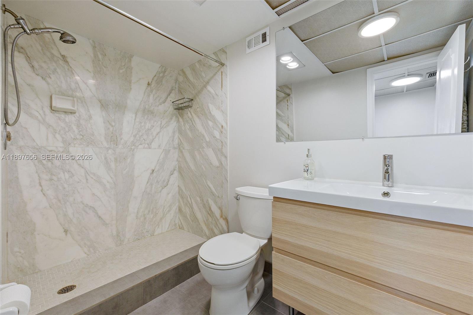 PARK TOWER CONDO - Residential