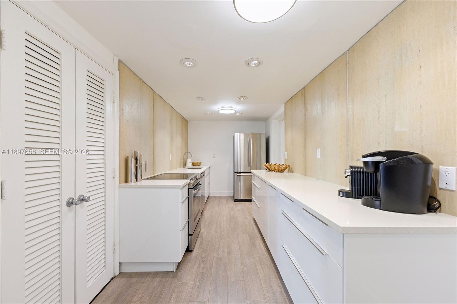 PARK TOWER CONDO - Residential