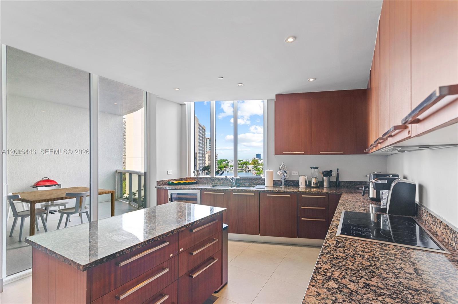 TDR TOWER I CONDO - Residential