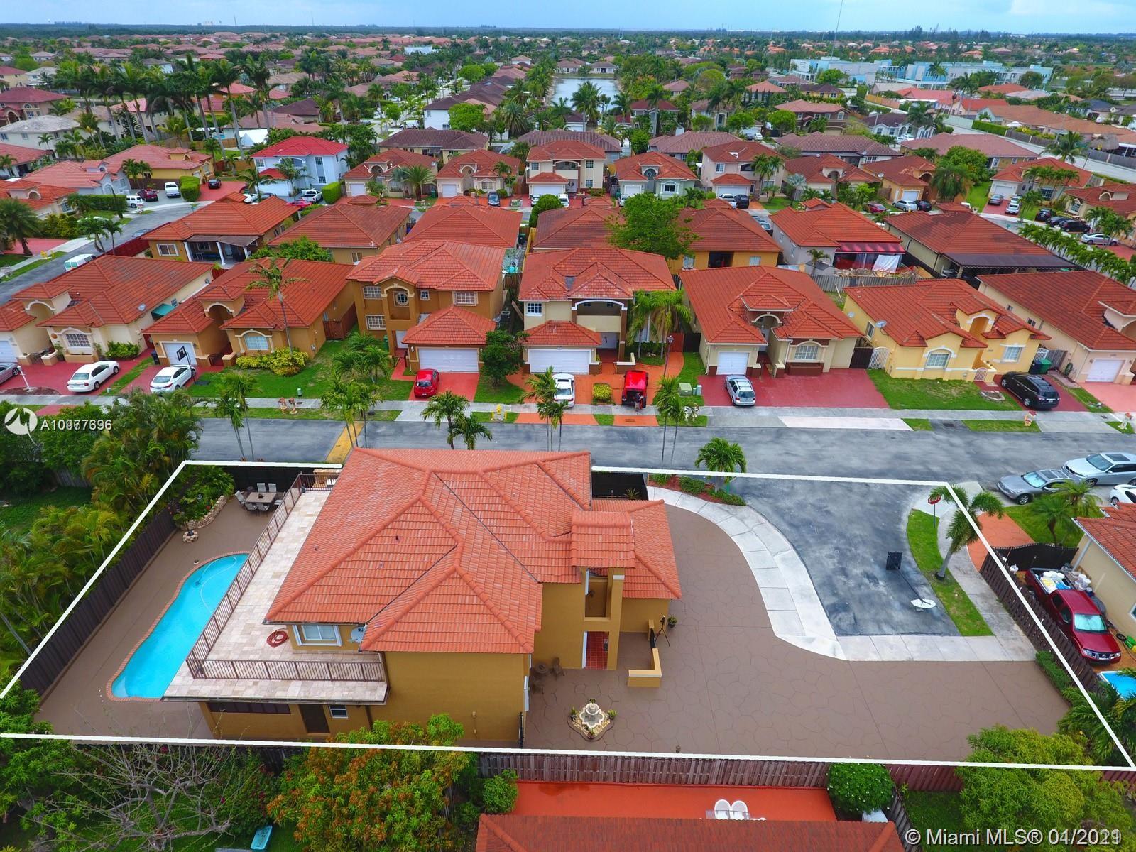 PELICANS POINT A T MILLER - Residential