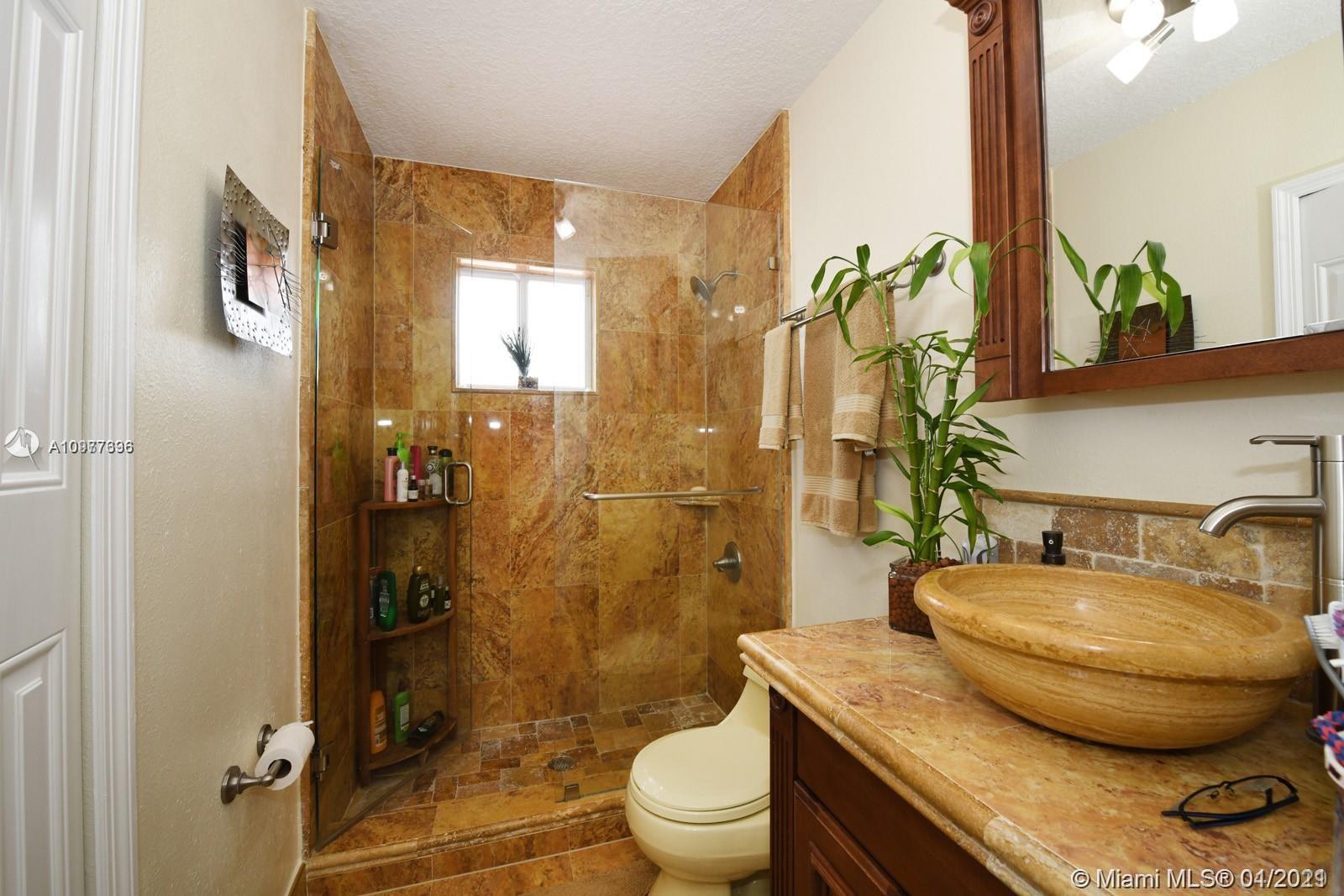 PELICANS POINT A T MILLER - Residential