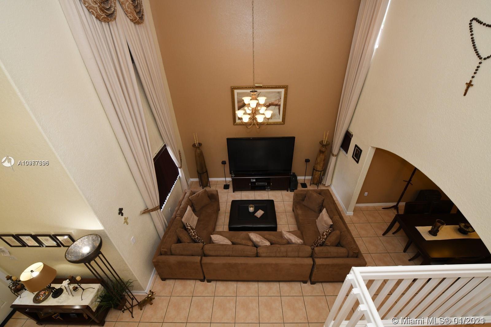 PELICANS POINT A T MILLER - Residential