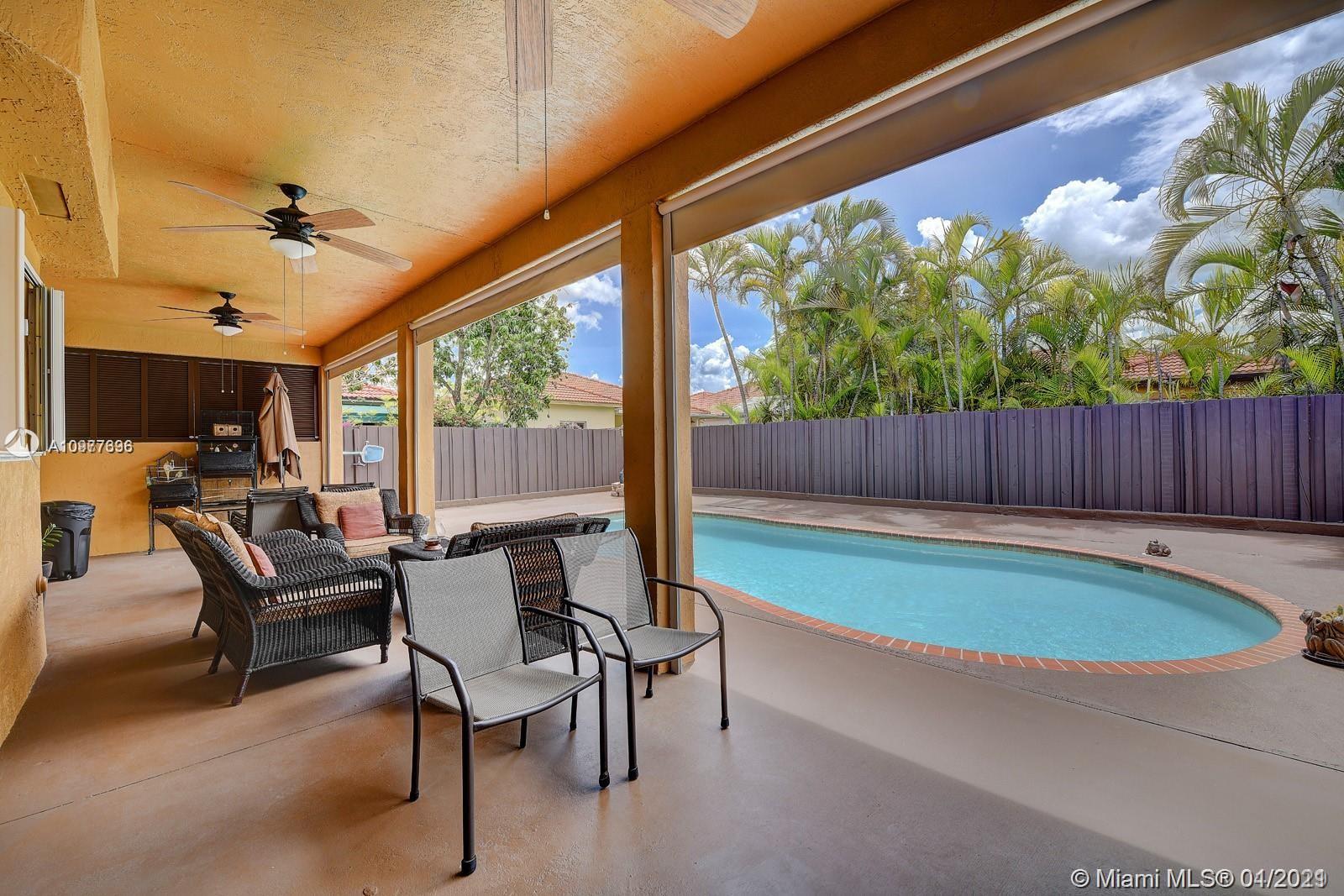 PELICANS POINT A T MILLER - Residential