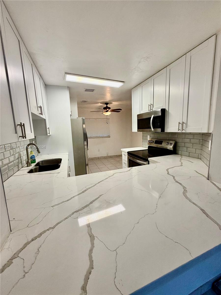 LAKE POINTE SEC 1 - Residential Lease