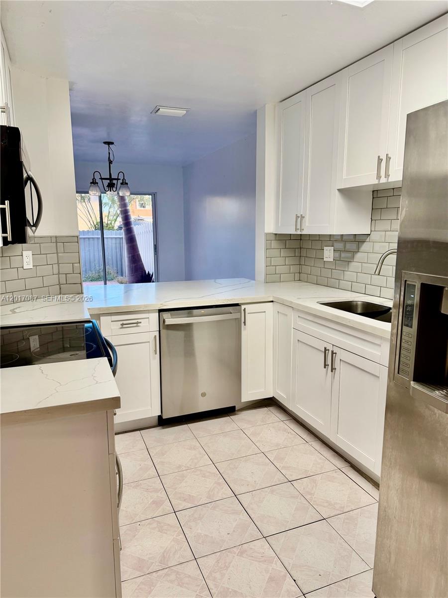 LAKE POINTE SEC 1 - Residential Lease
