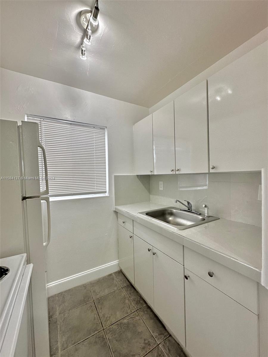 DOWDYS SUB - Residential Lease