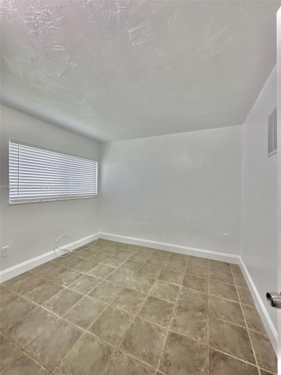 DOWDYS SUB - Residential Lease