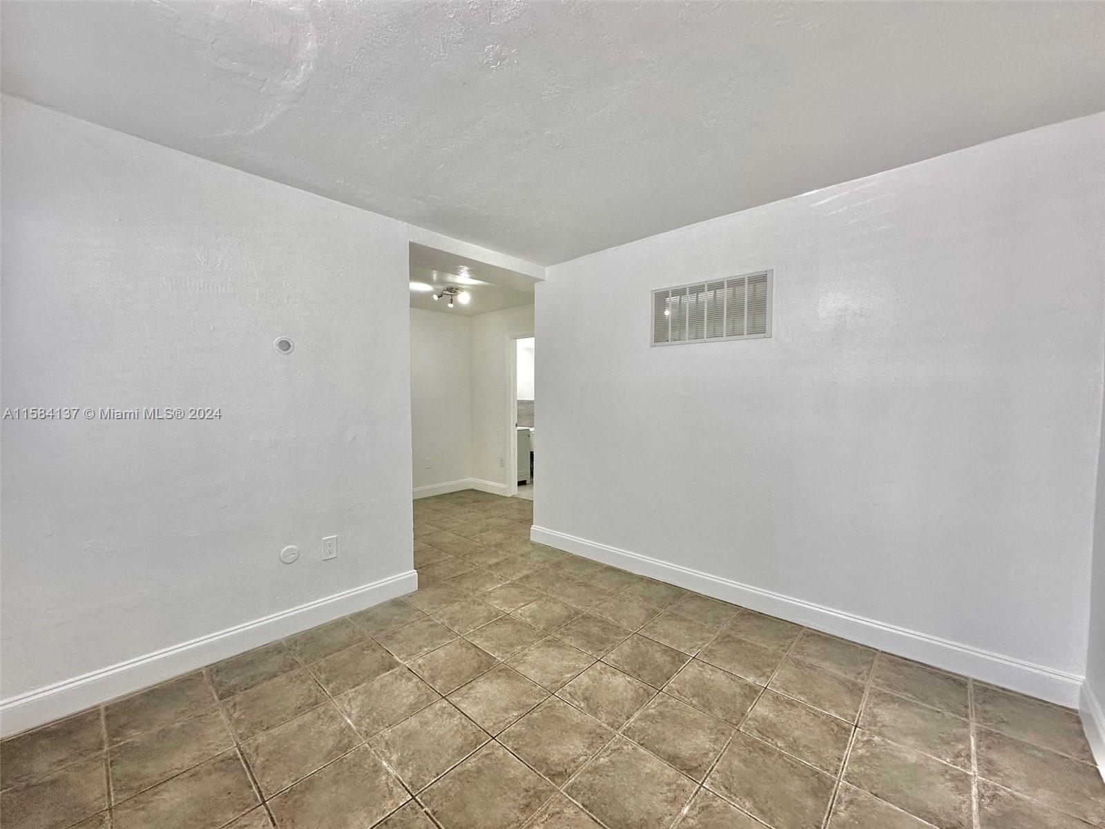 DOWDYS SUB - Residential Lease