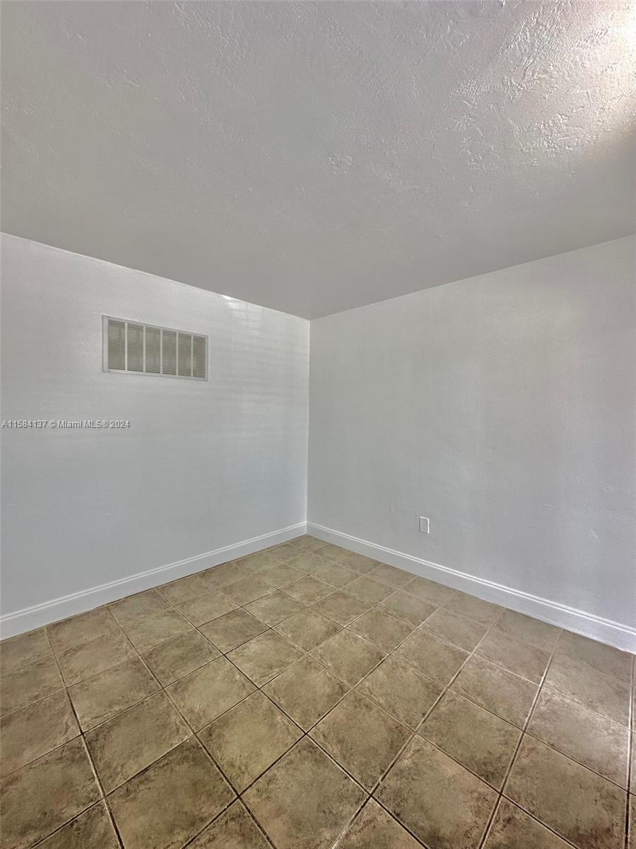 DOWDYS SUB - Residential Lease