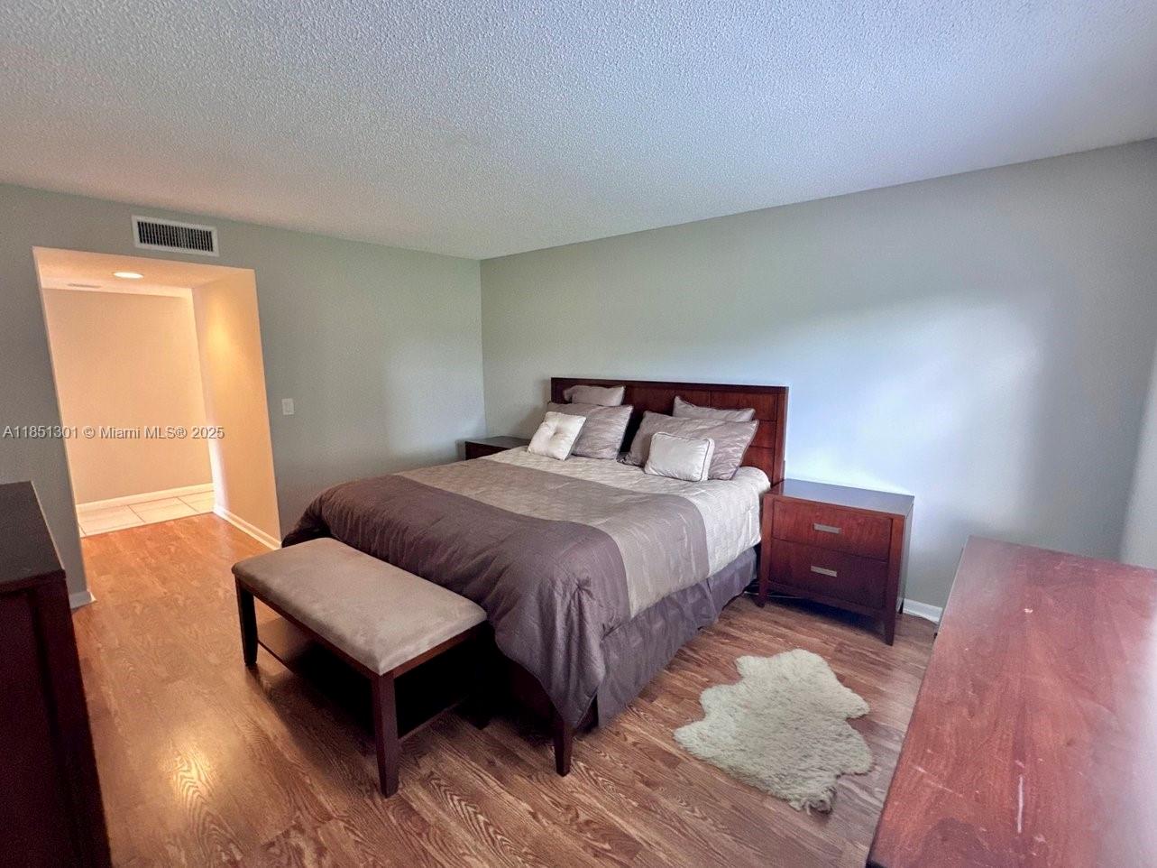 RACQUET CLUB APTS AT BONA - Residential