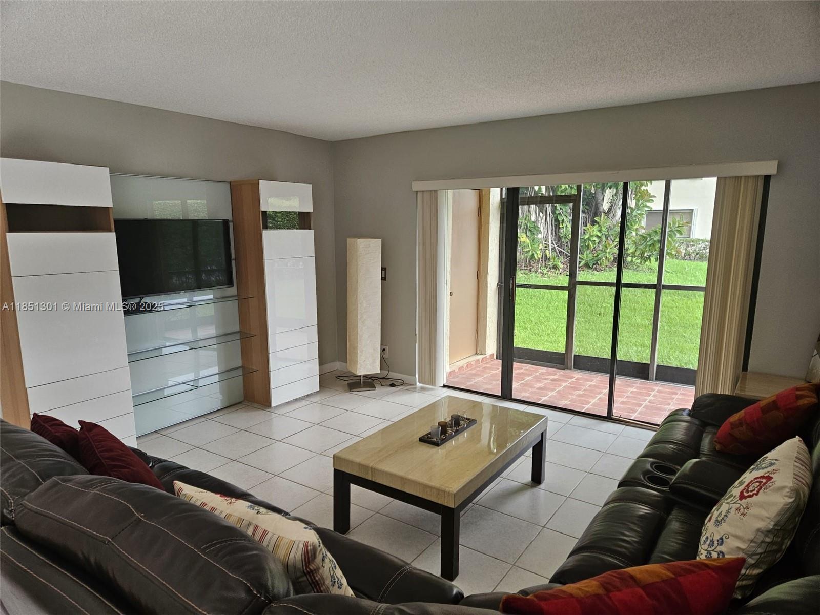 RACQUET CLUB APTS AT BONA - Residential