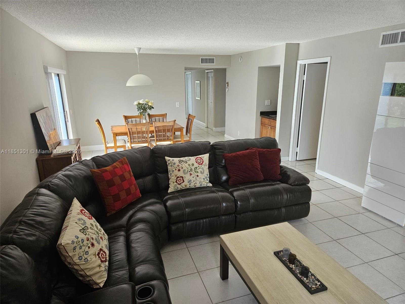 RACQUET CLUB APTS AT BONA - Residential