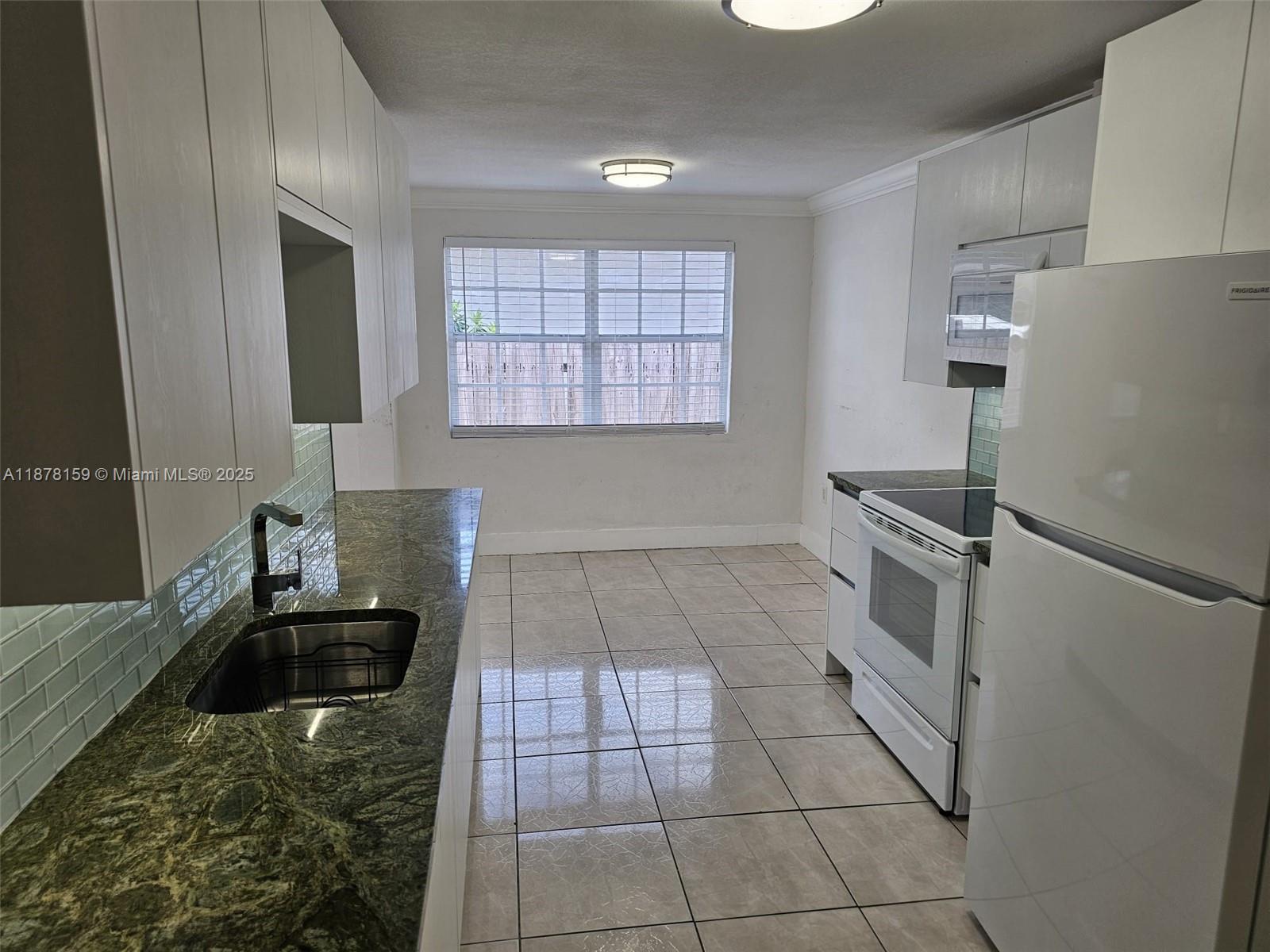 DUPLEX with 2 bedrooms and 1 bathroom, offering a private, functional space with independent entrance and no patio. Includes water and electricity, plus no HOA, for a hassle-free lifestyle. Comes with 2 assigned parking spaces. Located in one of Miami’s most desirable areas, minutes from Coral Gables, West Miami, and Westchester. Easy access to Calle 8 (US-41) and Palmetto Expressway (SR-826). Surrounded by supermarkets, restaurants, parks, medical centers, and top-rated schools—ideal for professionals and families.