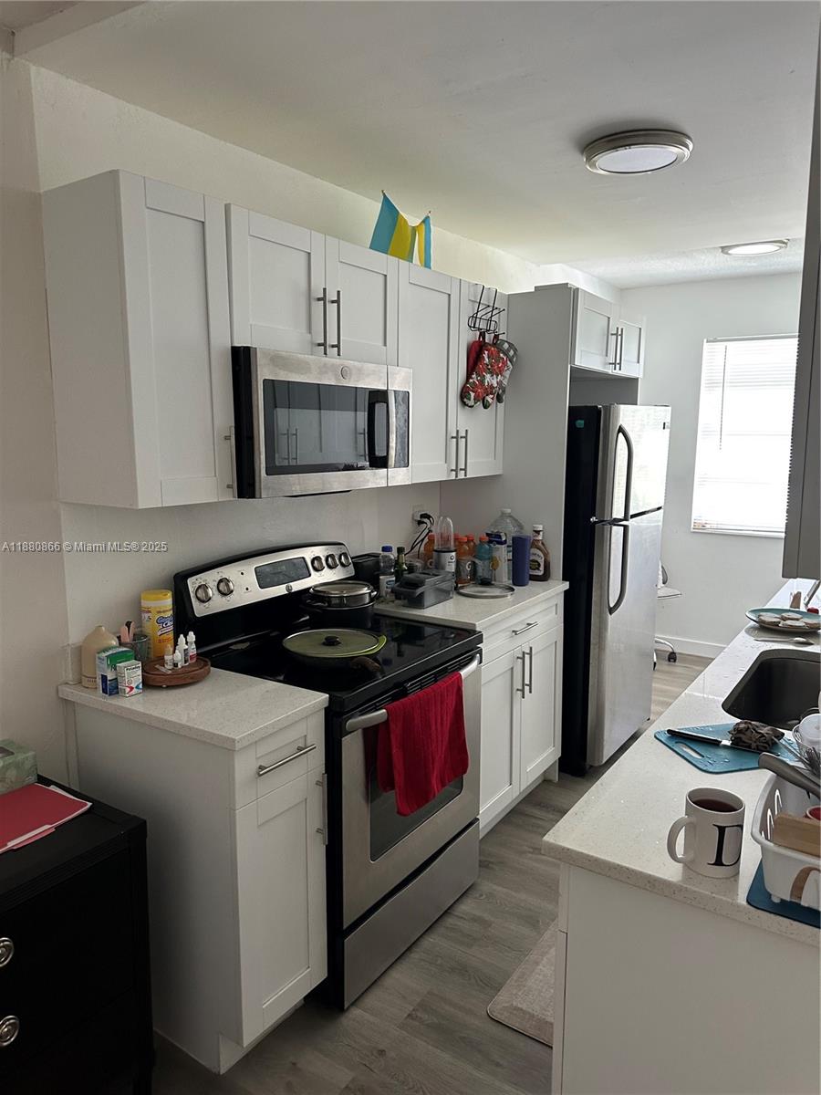 LSOLEI AT HALLANDALE BEAC - Residential Lease