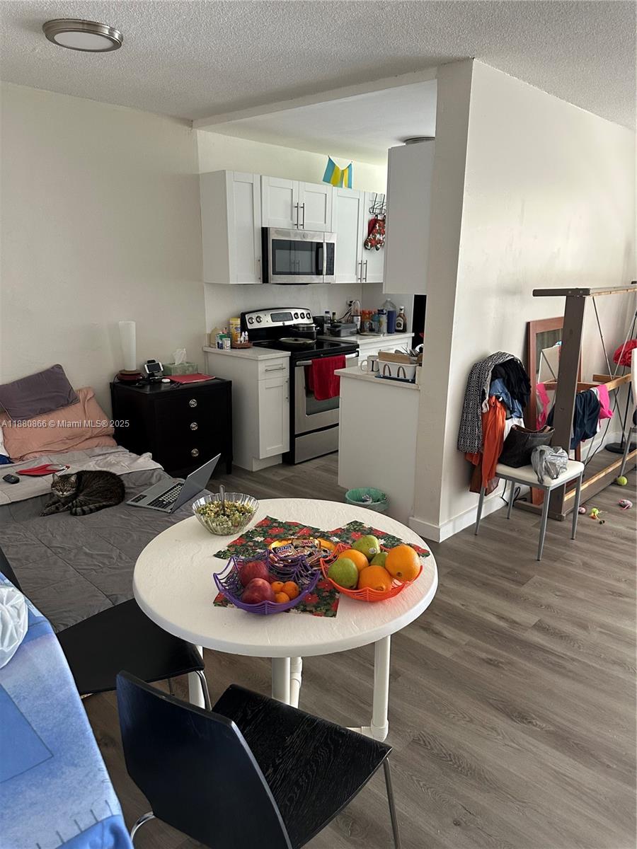 LSOLEI AT HALLANDALE BEAC - Residential Lease