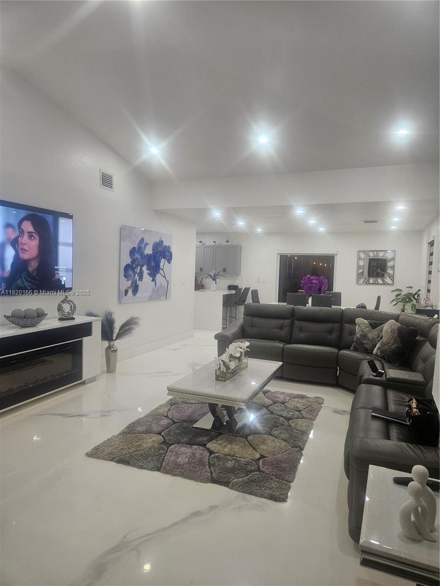 THE TROPICS AMD - Residential