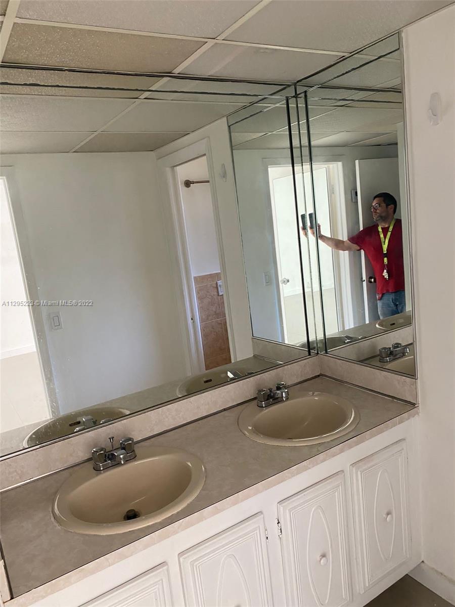 MOONRAKER CONDO - Residential Lease