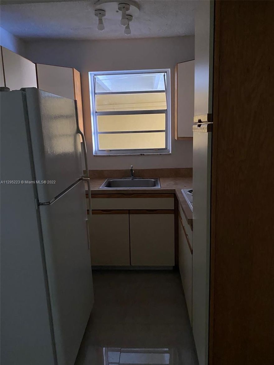 ONE BEDROOM ONE BATHROOM UNIT. SWIMMING POOL, LAUNDRY FACILITY, SECURE ENTRY. CLOSE TO BISCAYNE BLVD, FIU AND JOHNSON UNIVERSITY. Minutes from the Beach. Tenant in place till January 27th. ASK YOUR REALTOR FOR A SHOWING!
