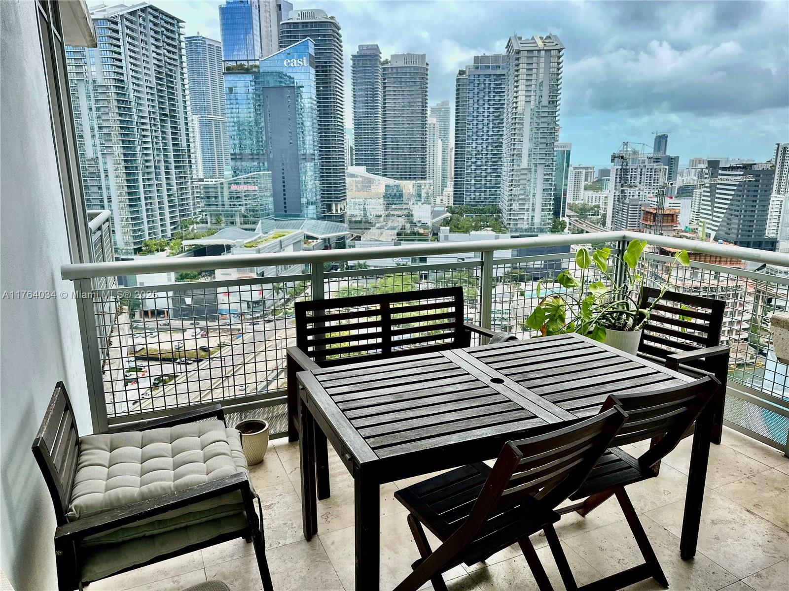 WIND CONDO - Residential