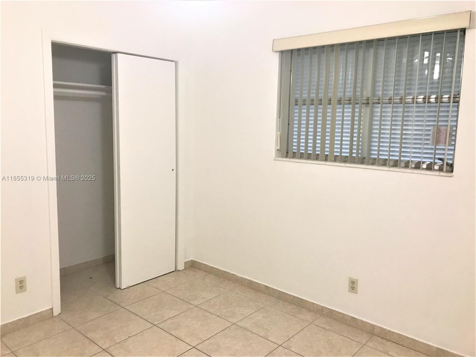 HOLLYWOOD HILLS PARK - Residential Lease