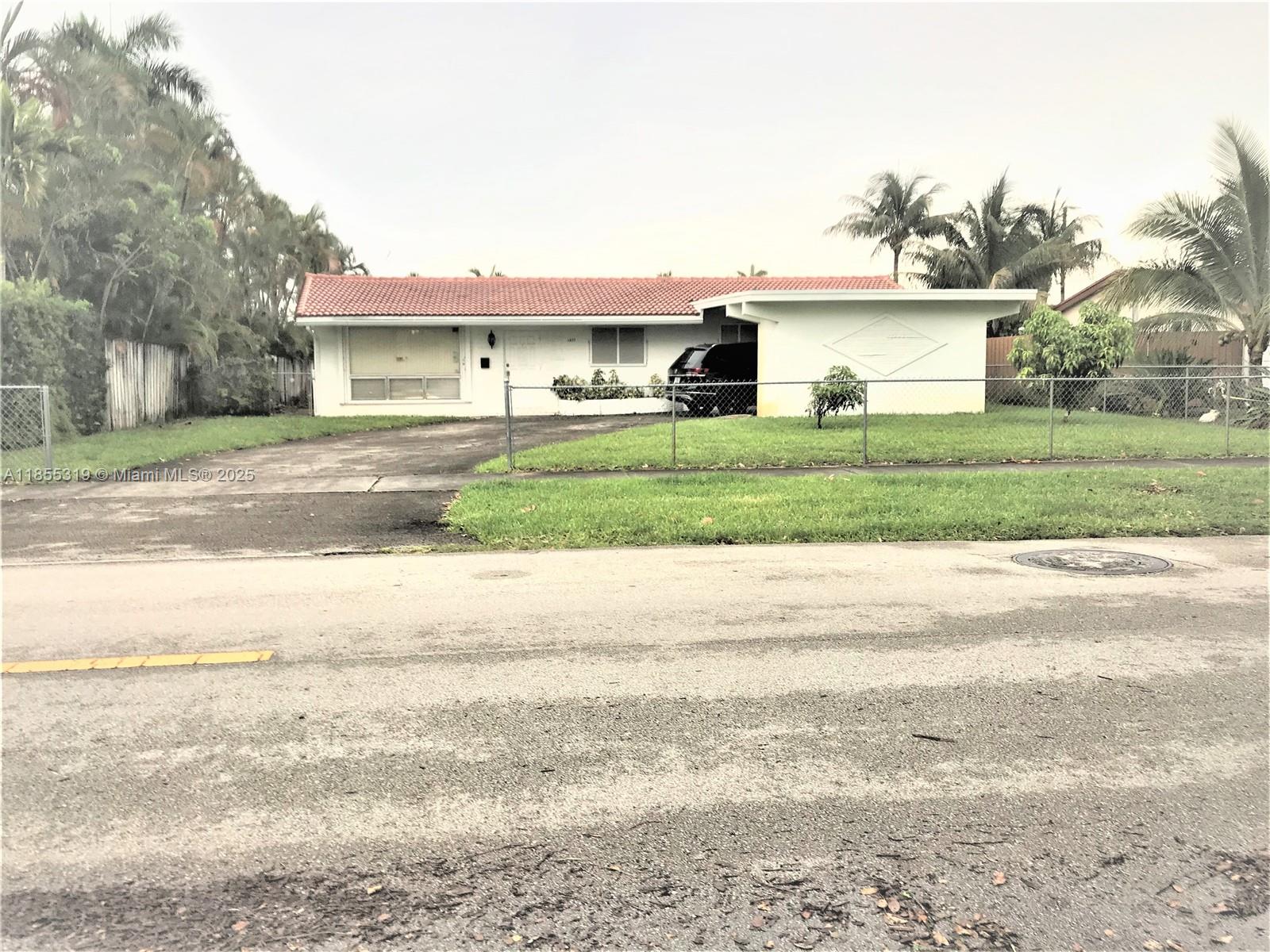 HOLLYWOOD HILLS PARK - Residential Lease