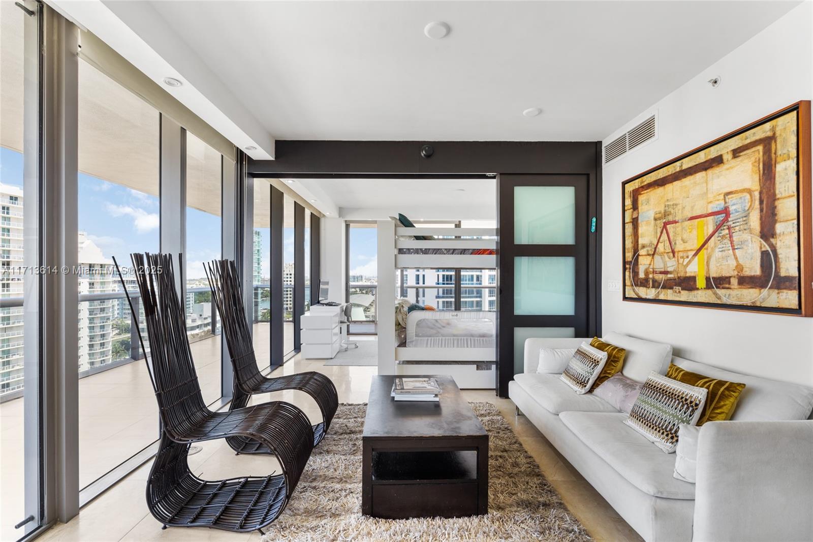 5875 Collins Ave 1507