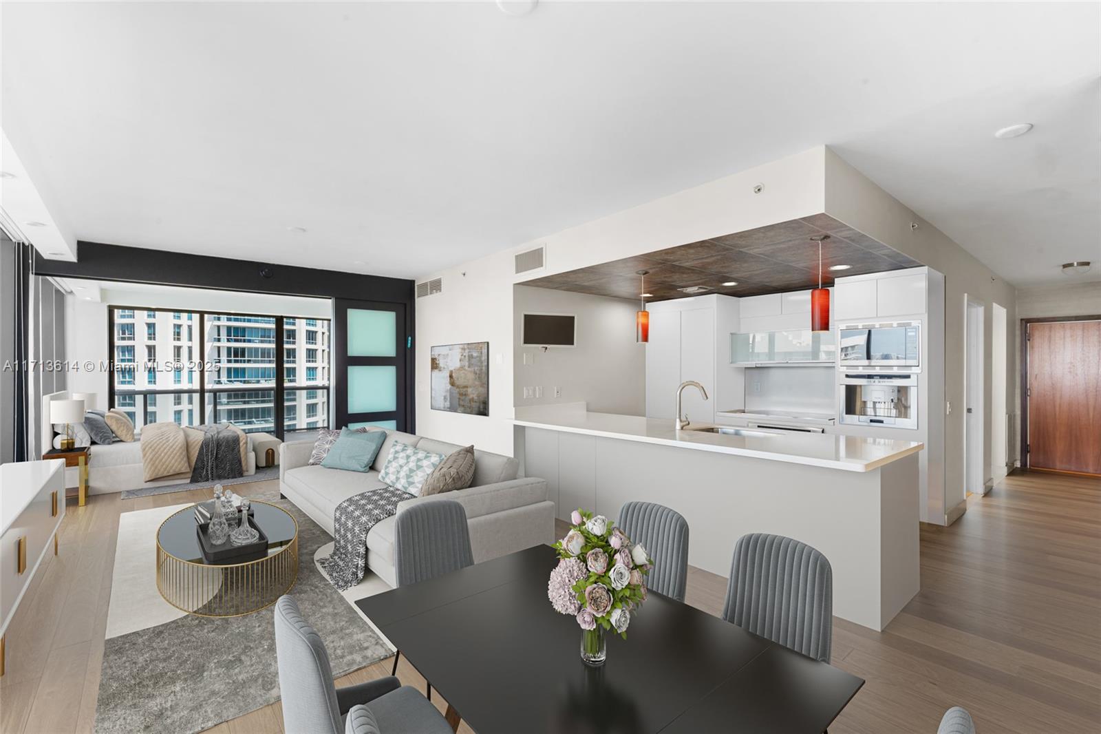 5875 Collins Ave 1507