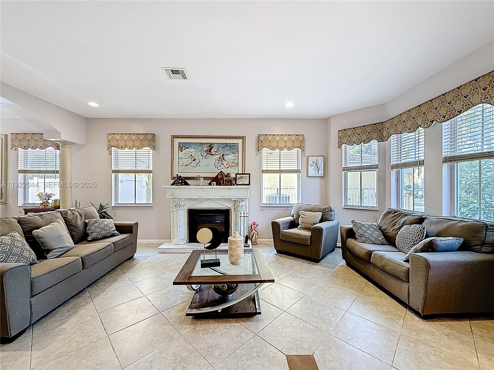 SESSA EIGHT - Residential