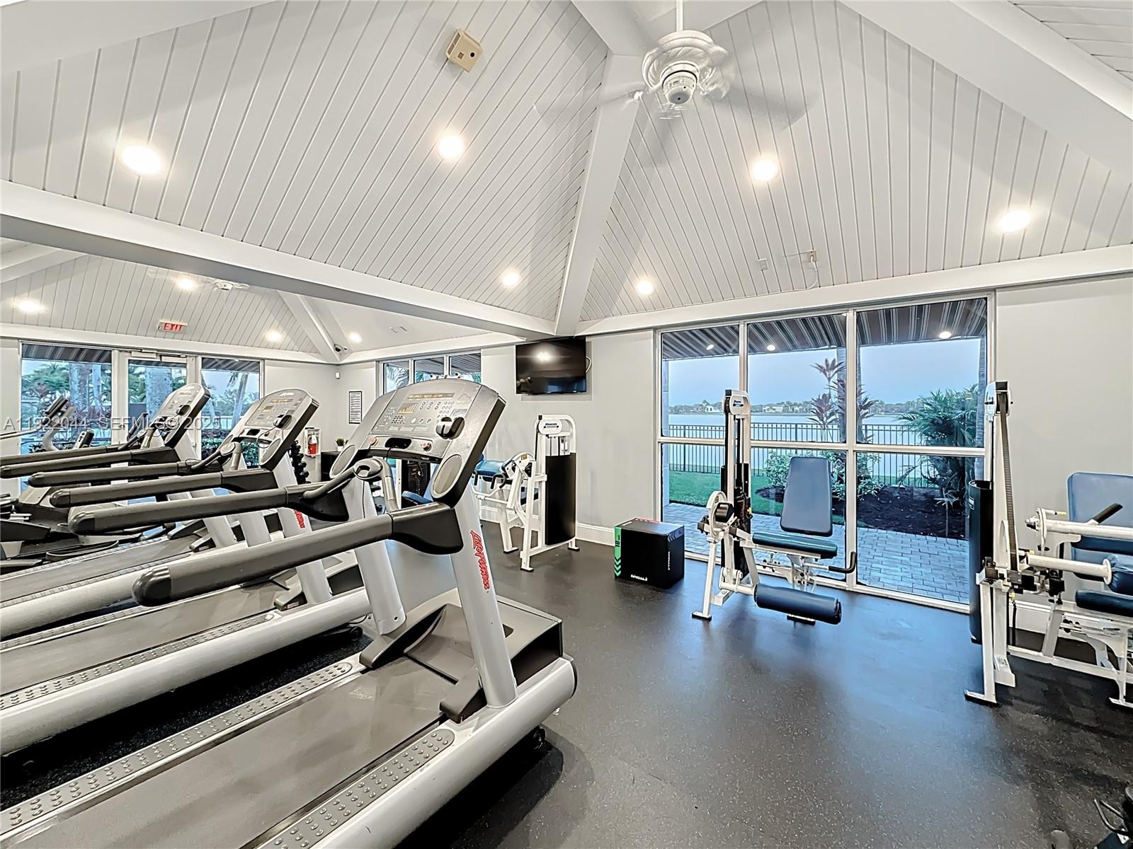 SESSA EIGHT - Residential