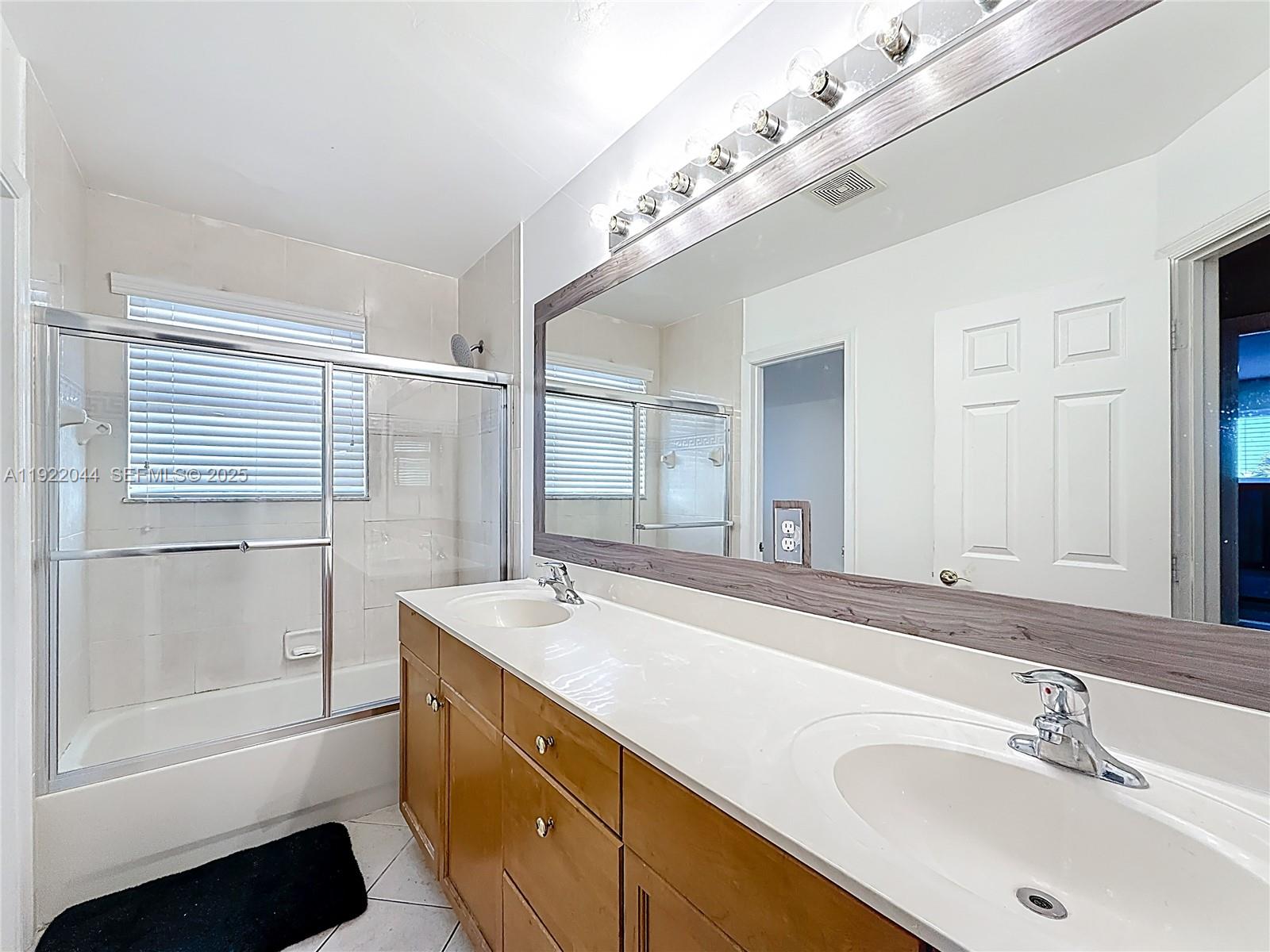 SESSA EIGHT - Residential