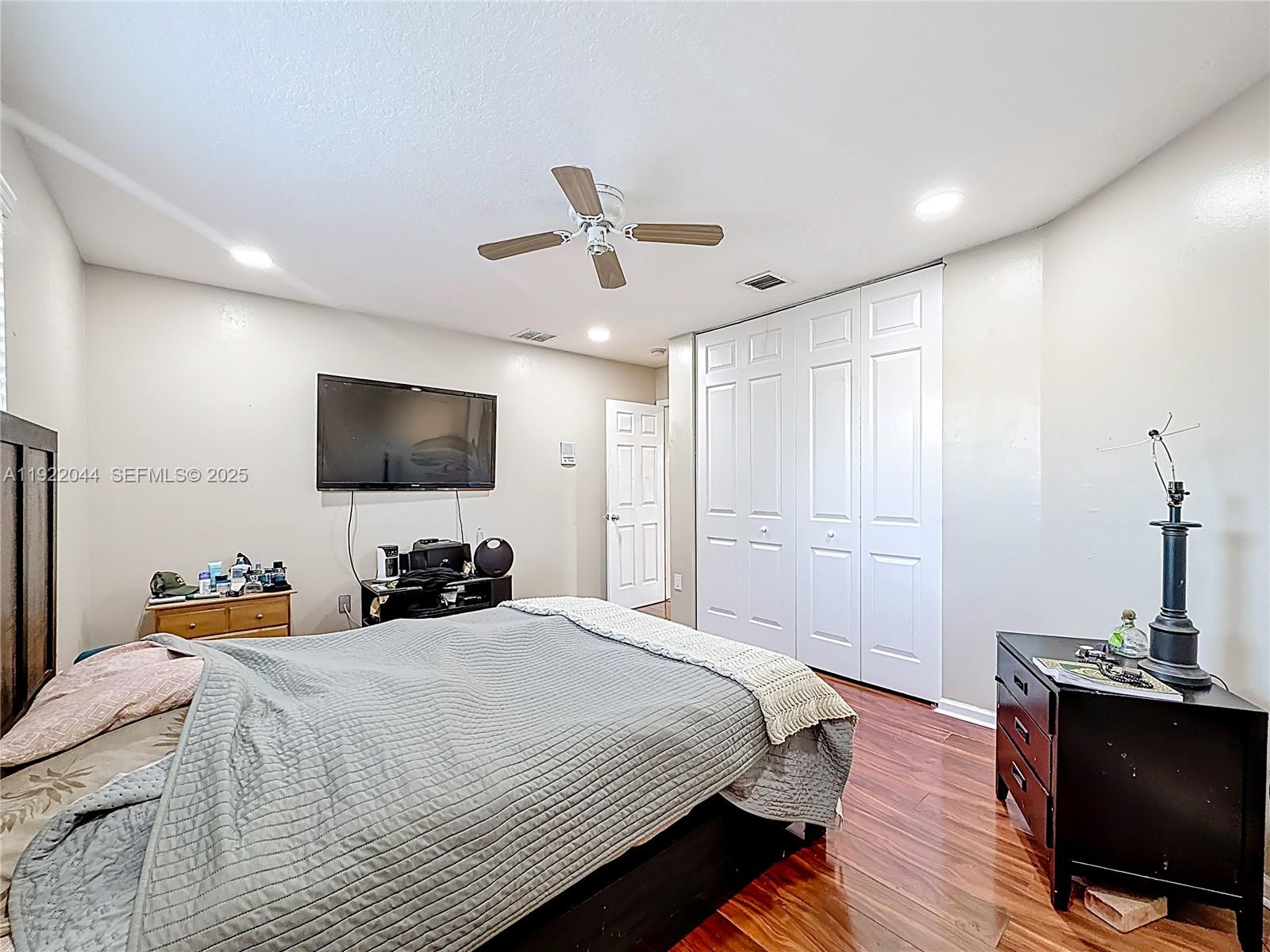 SESSA EIGHT - Residential