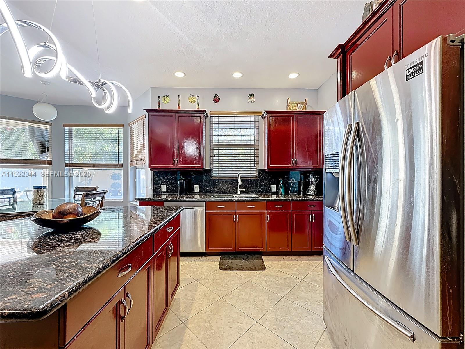 SESSA EIGHT - Residential