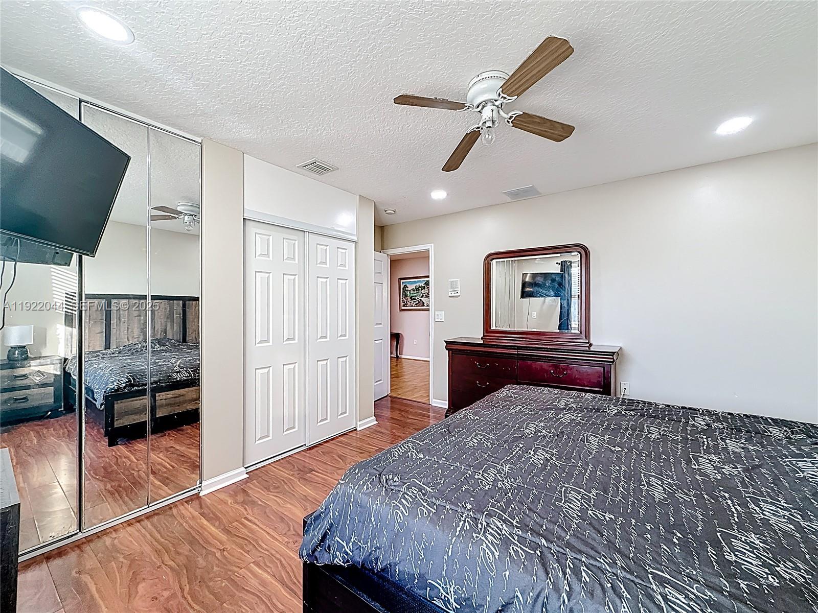 SESSA EIGHT - Residential