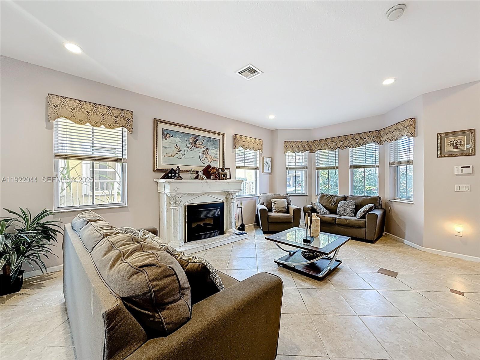 SESSA EIGHT - Residential