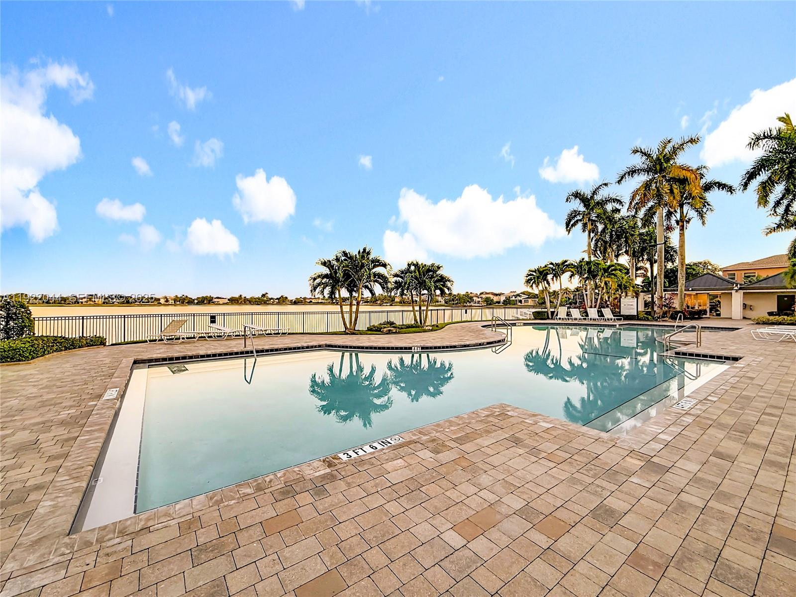 SESSA EIGHT - Residential