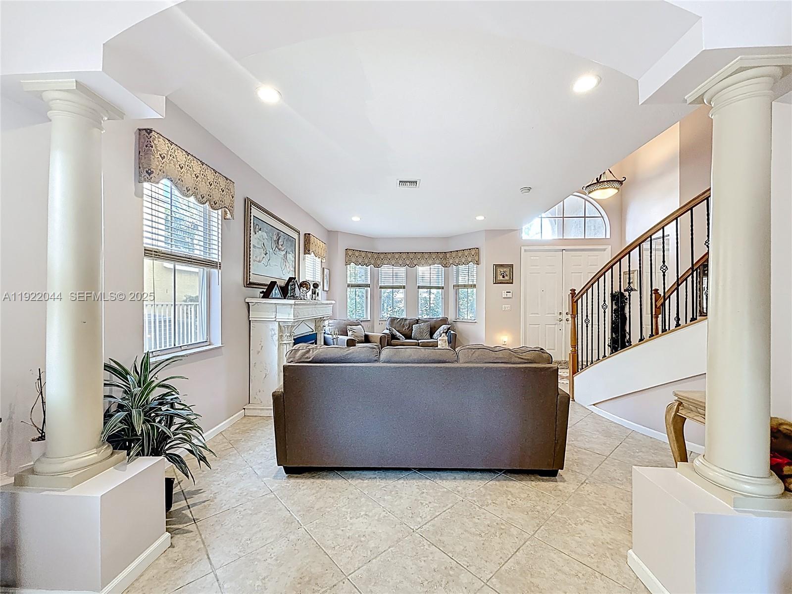 SESSA EIGHT - Residential