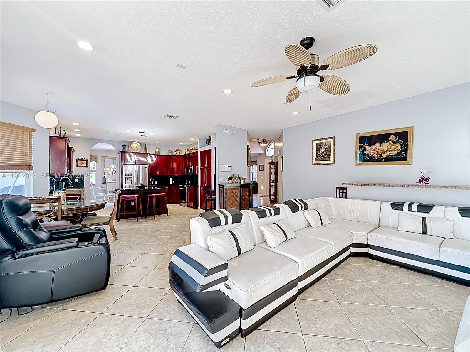 SESSA EIGHT - Residential