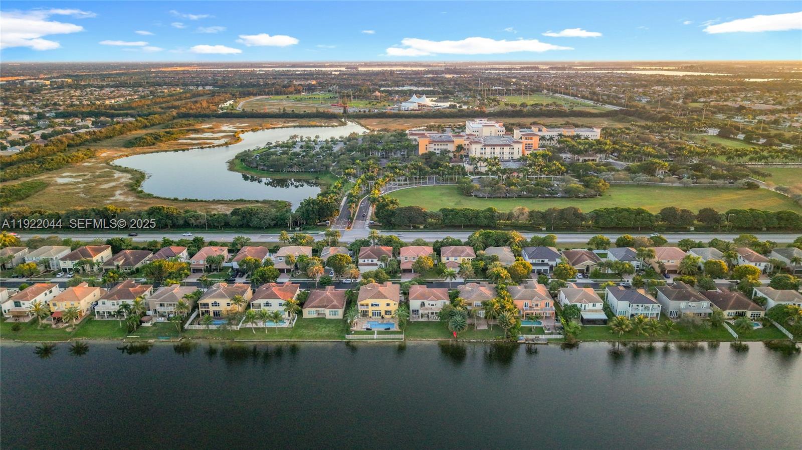 SESSA EIGHT - Residential