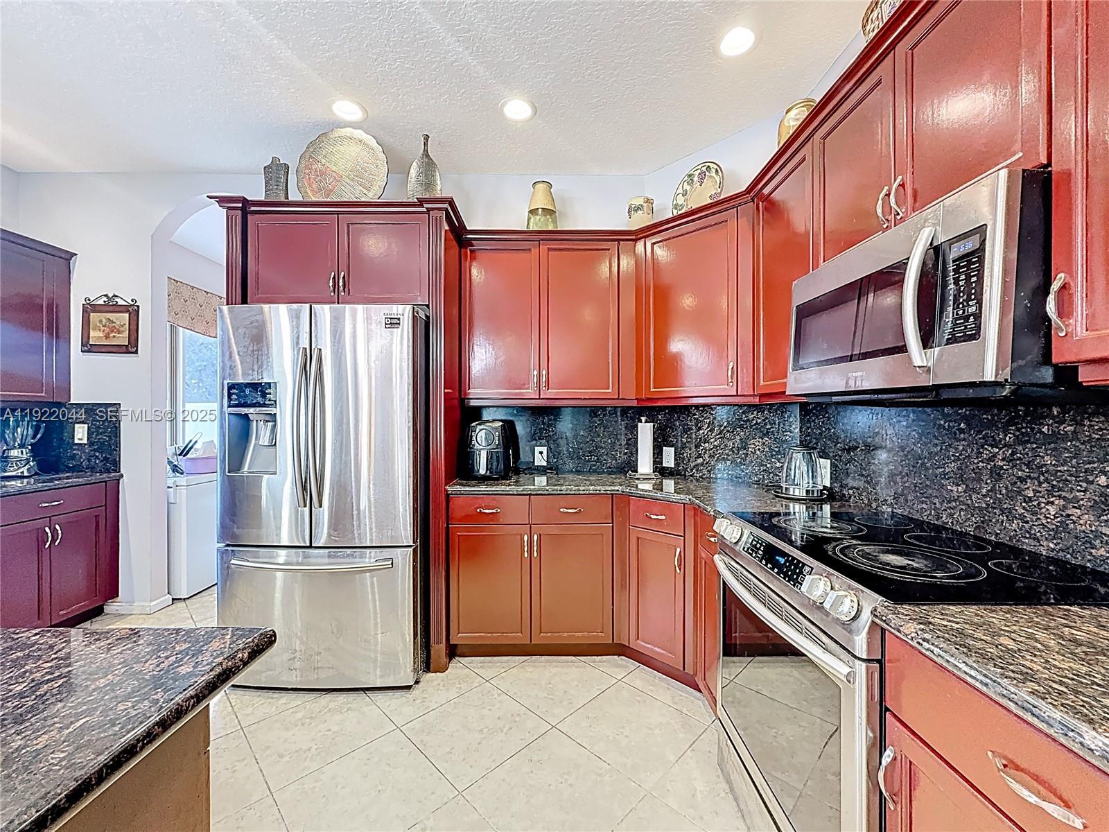 SESSA EIGHT - Residential